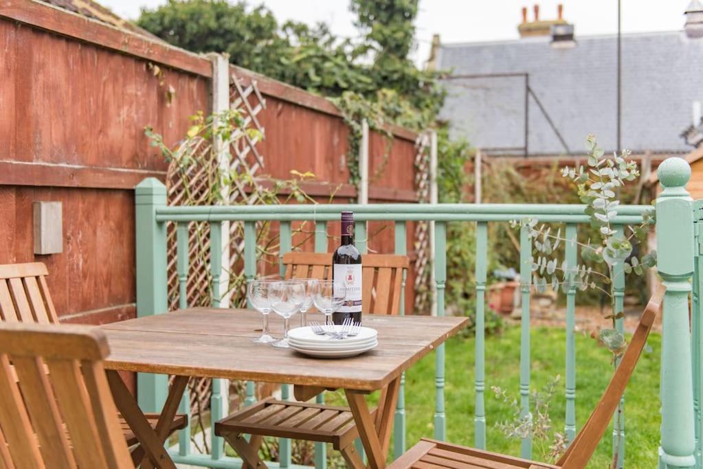 Honeysuckle Cottage Whitstable Esterno foto
